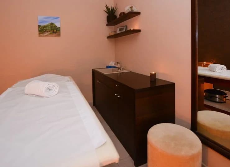 Do dyspozycji gości jest centrum odnowy biologicznej oraz spa