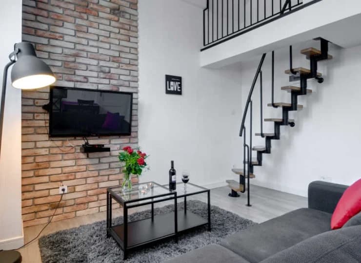 Obiekt posiada w swojej ofercie apartamenty dwupoziomowe z antresolą