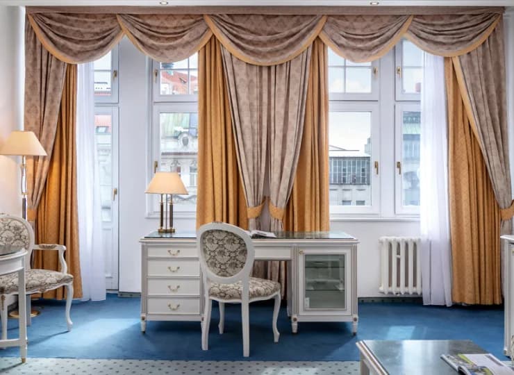 Apartamenty junior suite łączą część dzienną z odrębną częścią sypialną