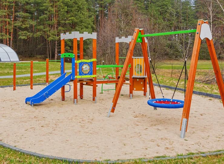 Na najmłodszych gości czeka plac zabaw
