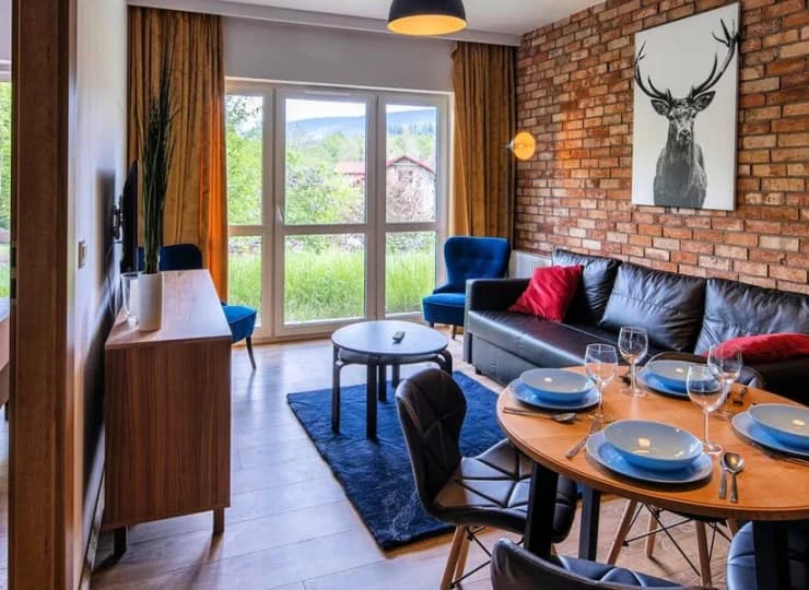 Każdy apartament jest 2-pokojowy - z częścią dzienną i sypialną