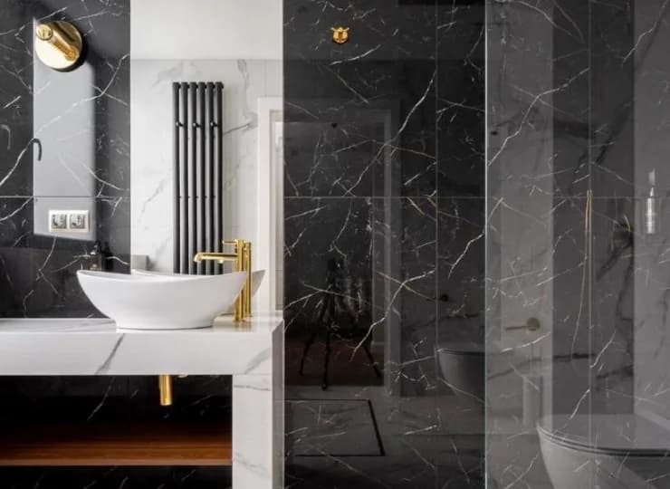 Elementy art deco widać też w łazienkach