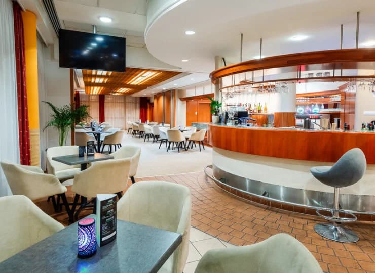 Wnętrza lobby baru