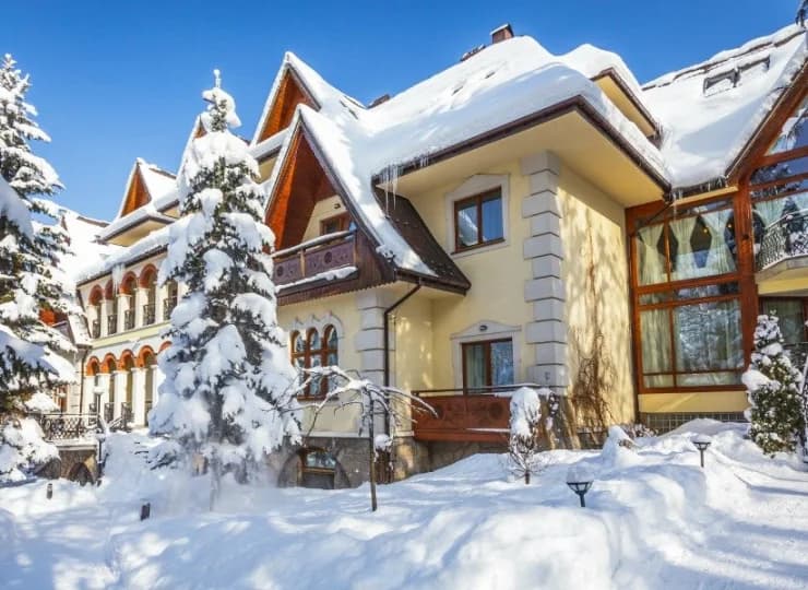 Hotel Belvedere jest położony w sąsiedztwie Tatrzańskiego Parku Narodowego