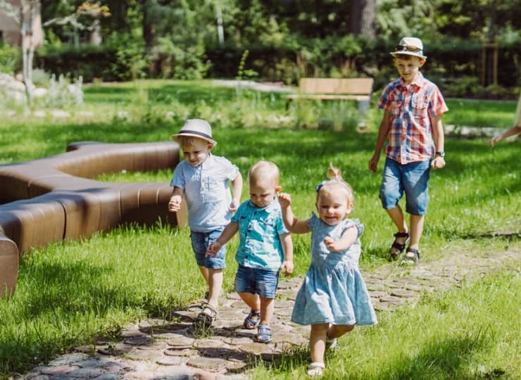 Maluchy mogą tutaj beztrosko stawiać pierwsze kroki