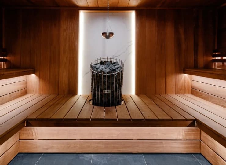 W saunarium mieści się sauna solna & IR, sauna mokra, jacuzzi, strefa relaksu