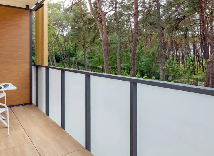 Każdy apartament ma własny balkon lub taras