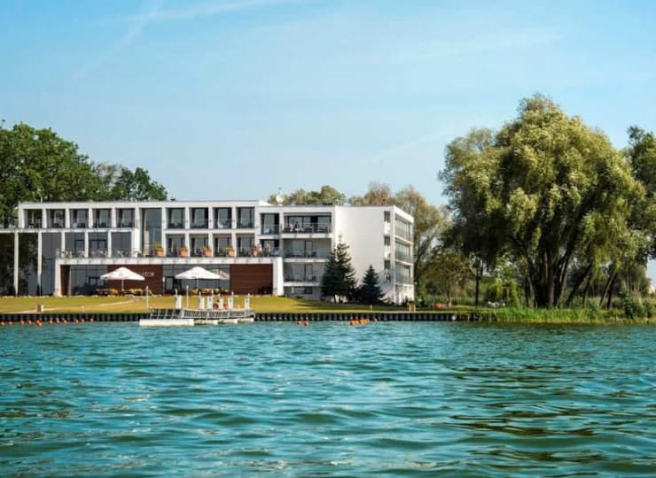 Hotel Navigator to trzygwiazdkowy, nowoczesny obiekt położony w Zbąszyniu