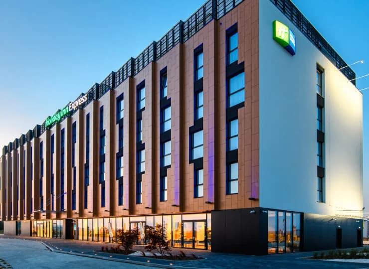 Hotel mieści się w bezpośrednim sąsiedztwie lotniska Rzeszów Jasionka
