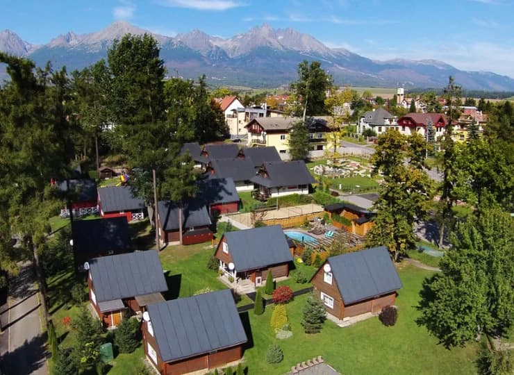 Aplend Tatry Holiday Resort jest położony tylko 4 km od słynnego miasta Poprad
