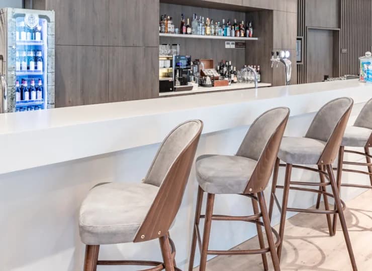 W hotelu znajduje się także drink bar
