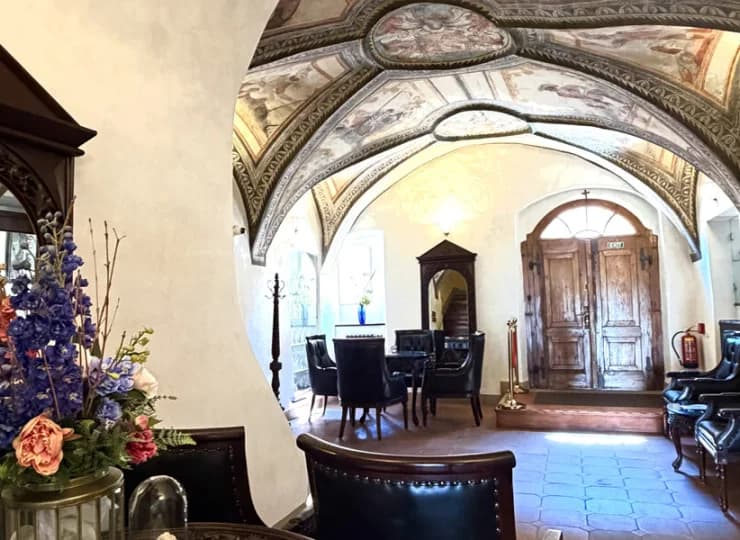 W hotelu panuje historyczna atmosfera połączona ze współczesnymi wygodami