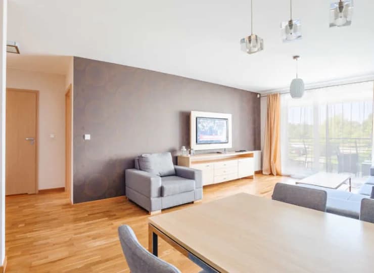 Każdy z apartamentów posiada również prywatną łazienkę z prysznicem