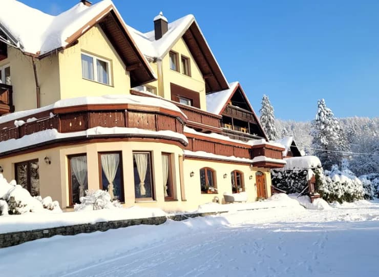 To świetne miejsce na zimowy wypoczynek w Beskidach