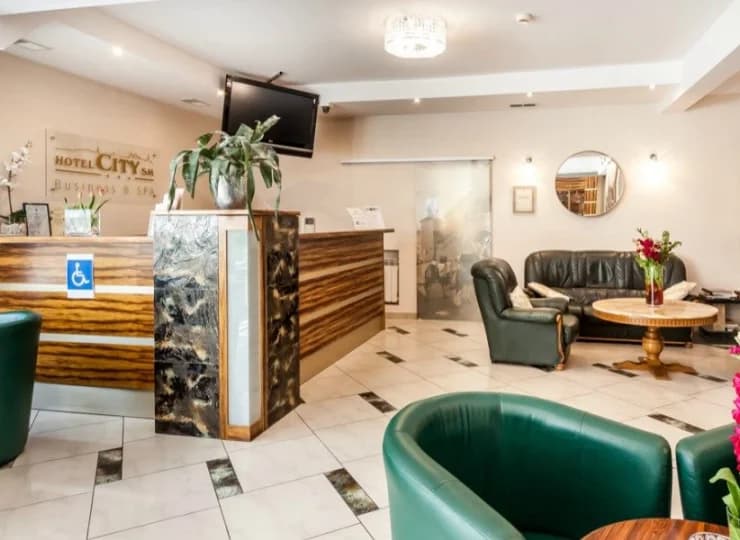 Recepcja hotelu czynna jest całą dobę