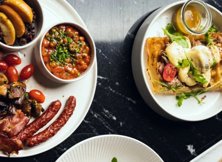 Hotel chwali się, że na śniadanie ma aż 105 świeżych produktów