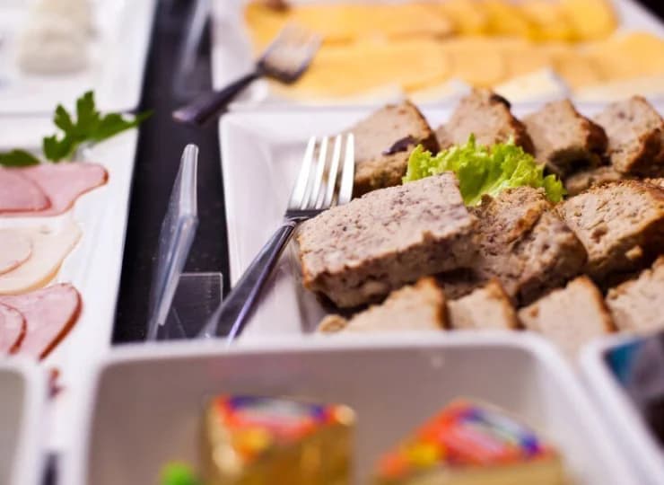 Bufetem rozpoczyna się dzień w Hotelu Vestil