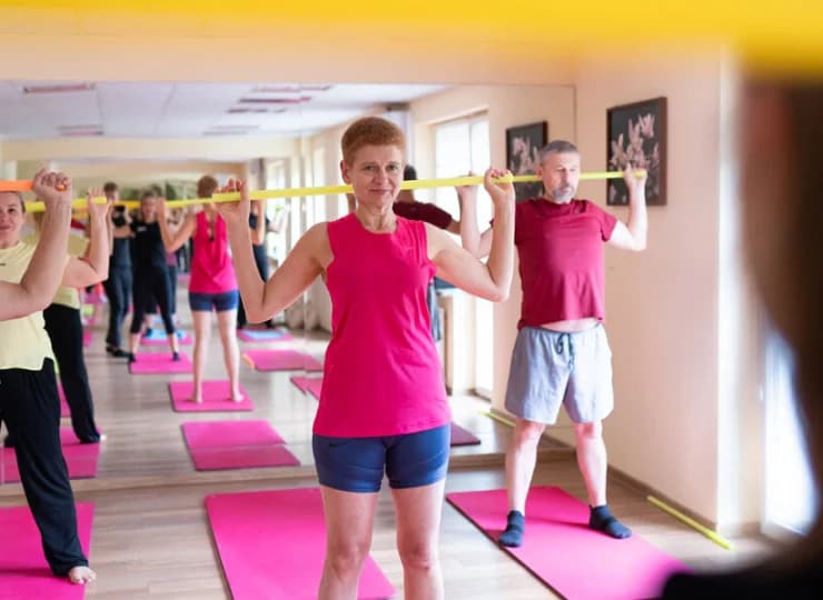 Albo skorzystać ze zorganizowanych zajęć fitness (zgodnie z harmonogramem)