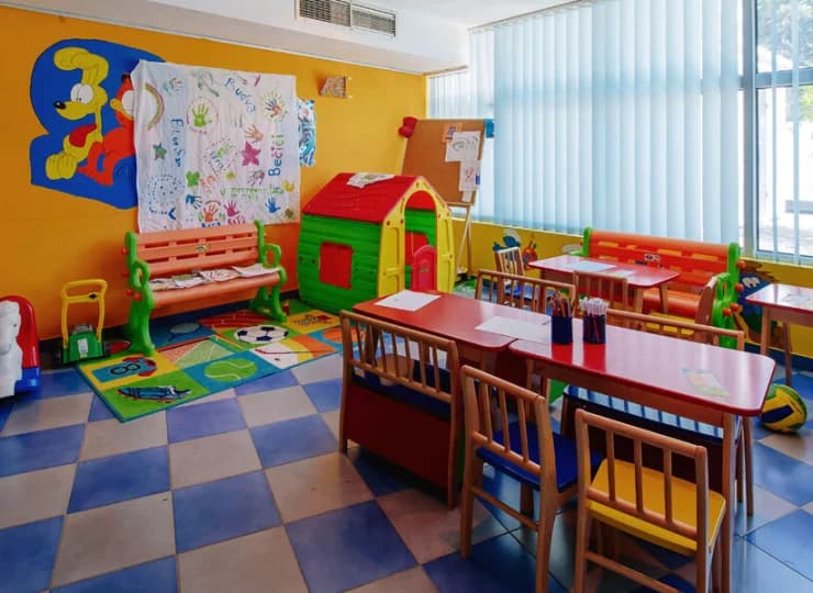 Dla maluszków przygotowano oddzielną strefę z bezpiecznymi zabawkami