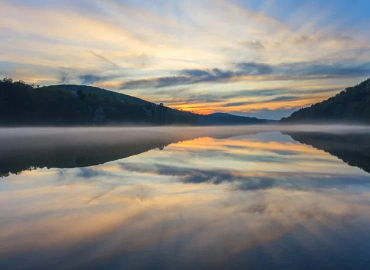 Bieszczady zimą? Jezioro Myczkowieckie zachwyca w każdej porze roku