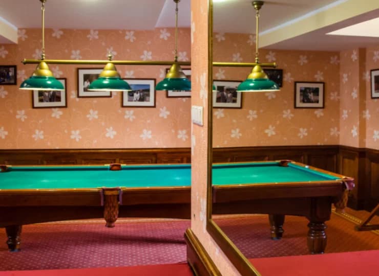 Dostępna jest sala fitness, bilard, rzutki
