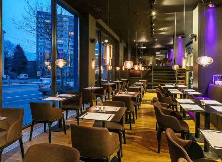 Do dyspozycji oddano elegancką restaurację Zlaty Kohout