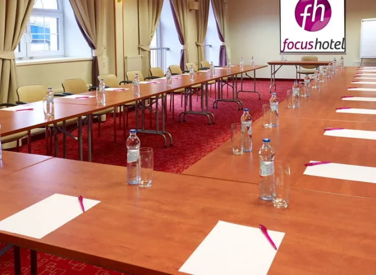 W hotelu przygotowano multimedialne sale konferencyjne