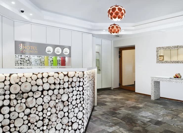 Recepcja przeszła niedawno gruntowny remont