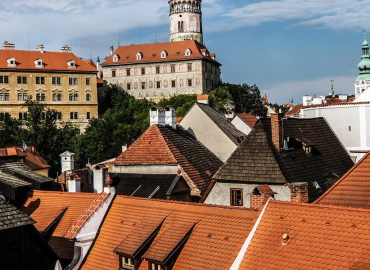 Z niektórych pokoi widać zabytki miasta