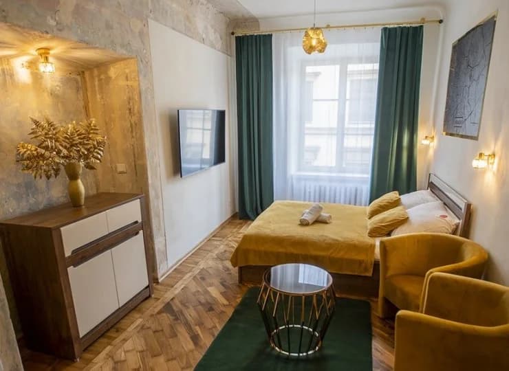 Posiada widok na zabytkową krakowską ulicę