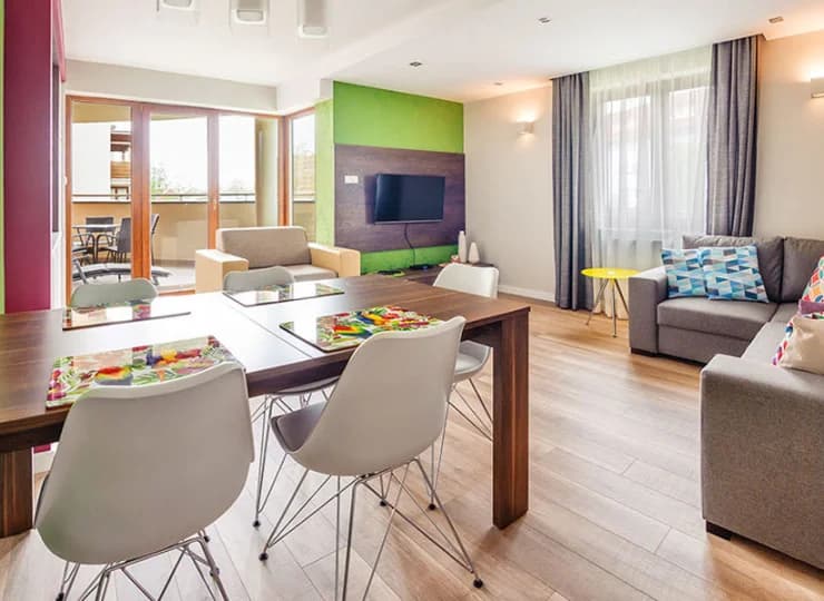 Każdy apartament posiada telewizor z płaskim ekranem i dostęp do wifi
