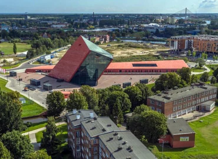 Atrakcją Gdańska jest także imponujące Muzeum II Wojny Światowej