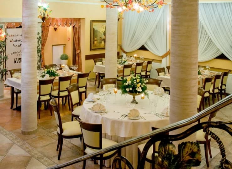 Restauracja Magdalenka składa się z 4 sal restauracyjnych