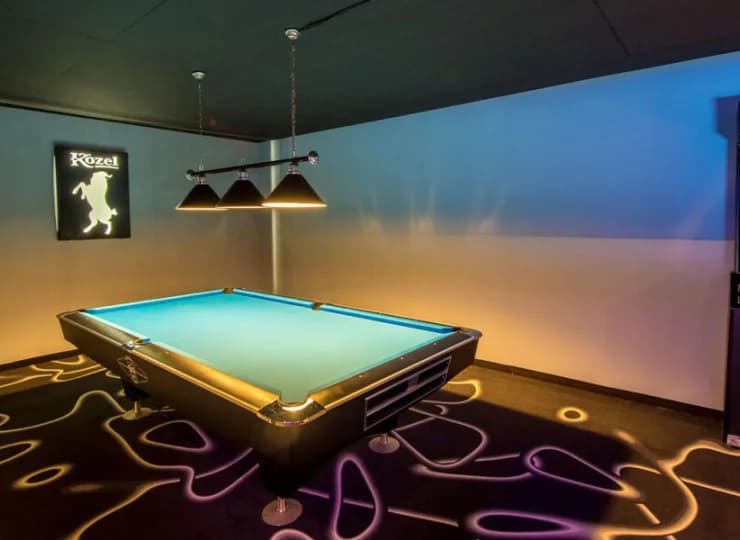 Można także zrelaksować się grając w billard czy darty