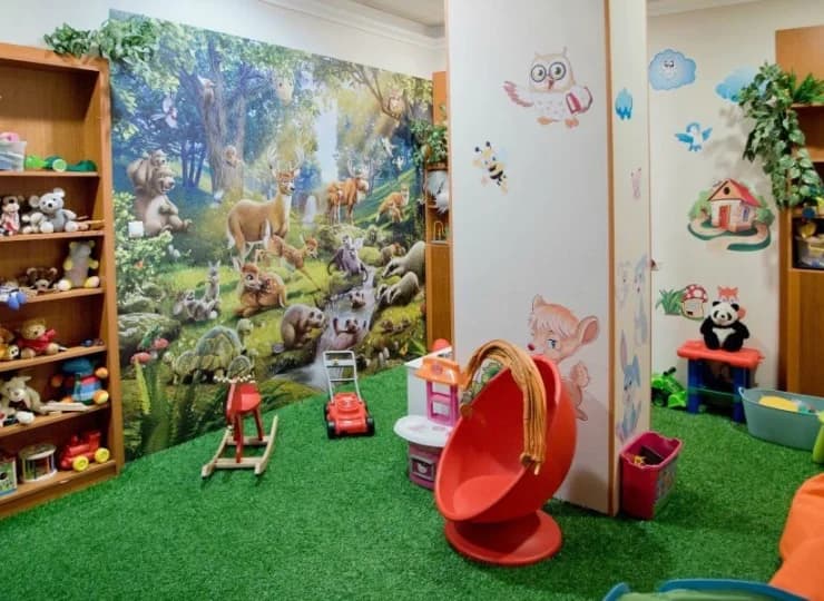 Na najmłodszych gości czeka bajkowa sala zabaw