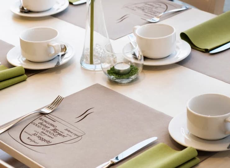 W hotelu jest włoska restauracja Lo Spaghetto i pizzeria
