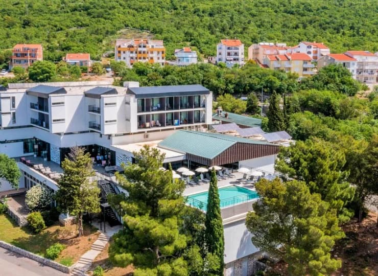 Hotel Ad Turres*** mieści się na chorwackim wybrzeżu w Crikvenicy