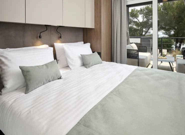 Elegancka sypialnia w Amber Luxury Home