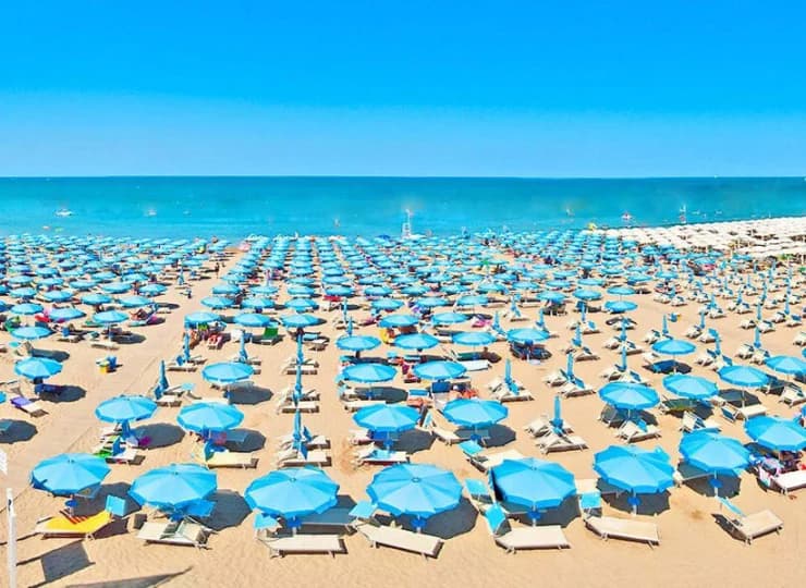 Hotel Cosmopol znajduje się tuż przy plaży