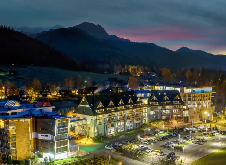 Resort składa się z 4 obiektów noclegowych z 3 restauracjami