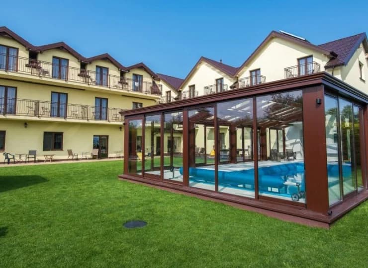 Róża SPA jest położone w urokliwej i zacisznej miejscowości Grzybowo