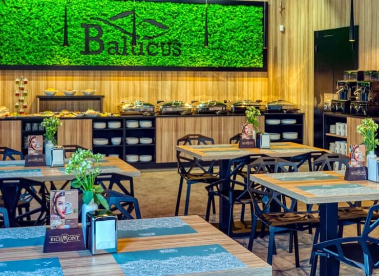 W ośrodku Balticus mieści się nowoczesna restauracja