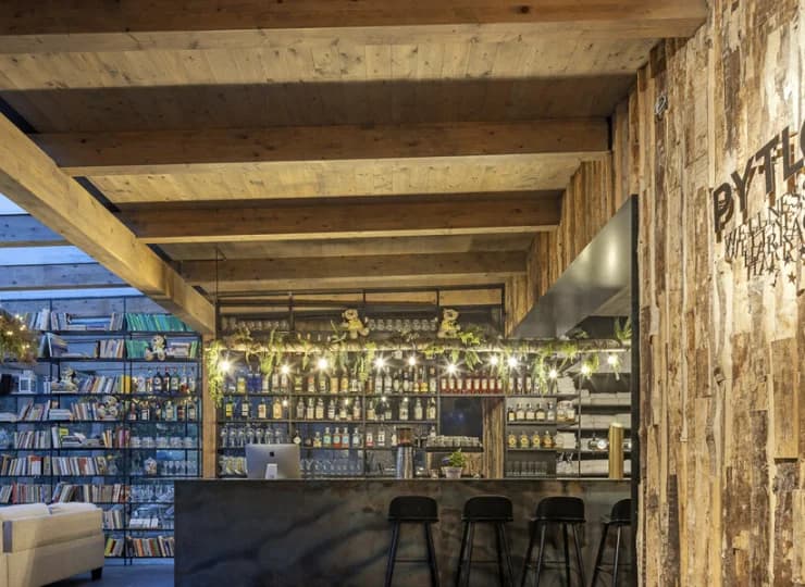 Hotelowy drink bar oferuje szeroki wybór trunków