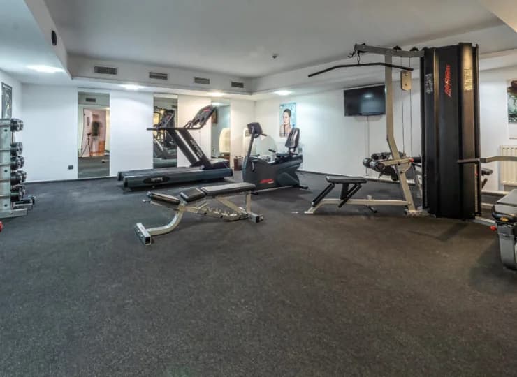 Goście lubiący aktywność mogą korzystać z centrum fitness