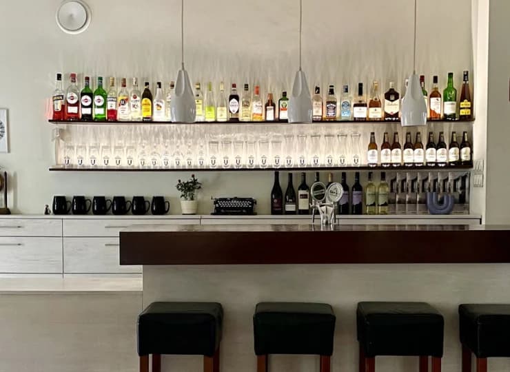 Bar z drinkami działa do ostatniego klienta