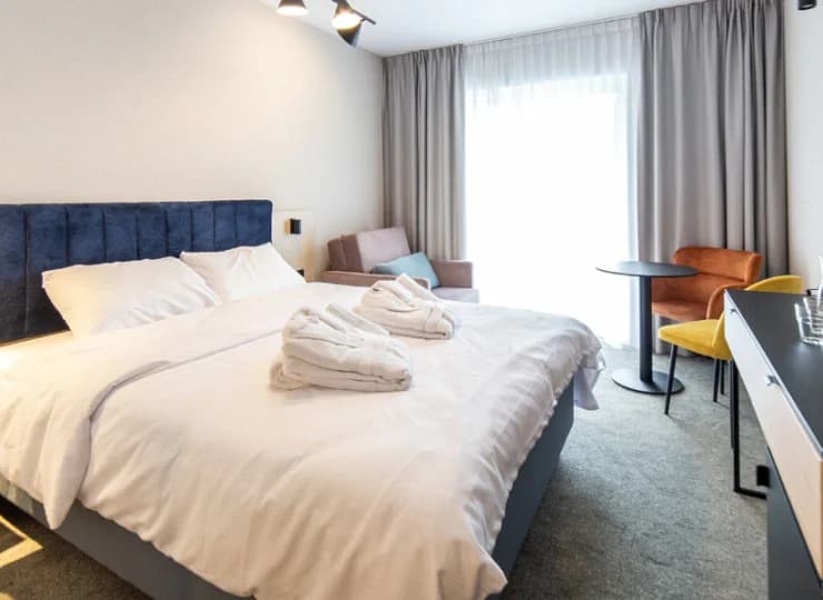 W Resorcie Mariner przygotowano 65 przestronnych, klimatyzowanych pokoi