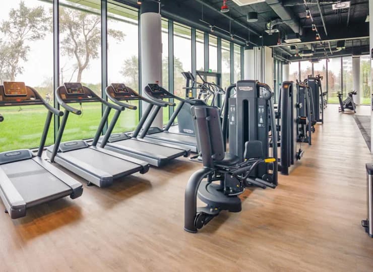 Sali fitness oraz ścianki wspinaczkowej