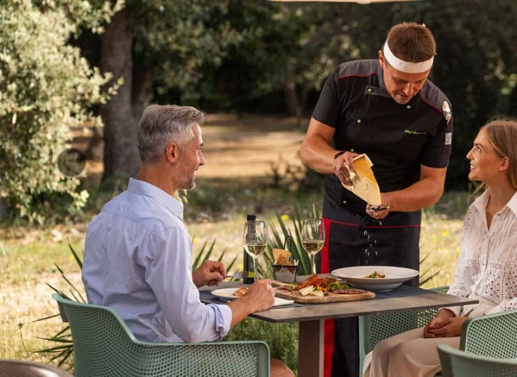 Restauracja Lopari serwuje lokalne specjały