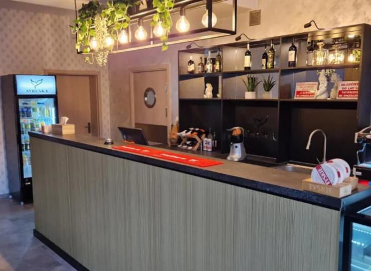 W pensjonacie jest także drink bar