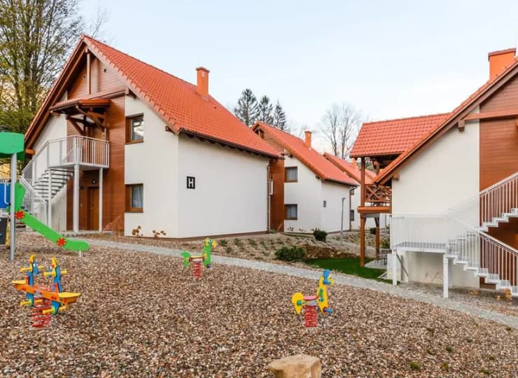 Osiedle posiada wewnętrzny plac zabaw